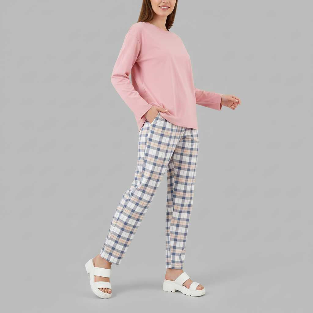 Cozy Elegance | Women's Pajama Set in Checkered Print