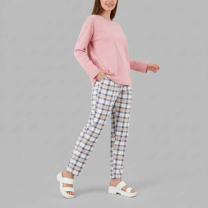 Cozy Elegance | Women's Pajama Set in Checkered Print