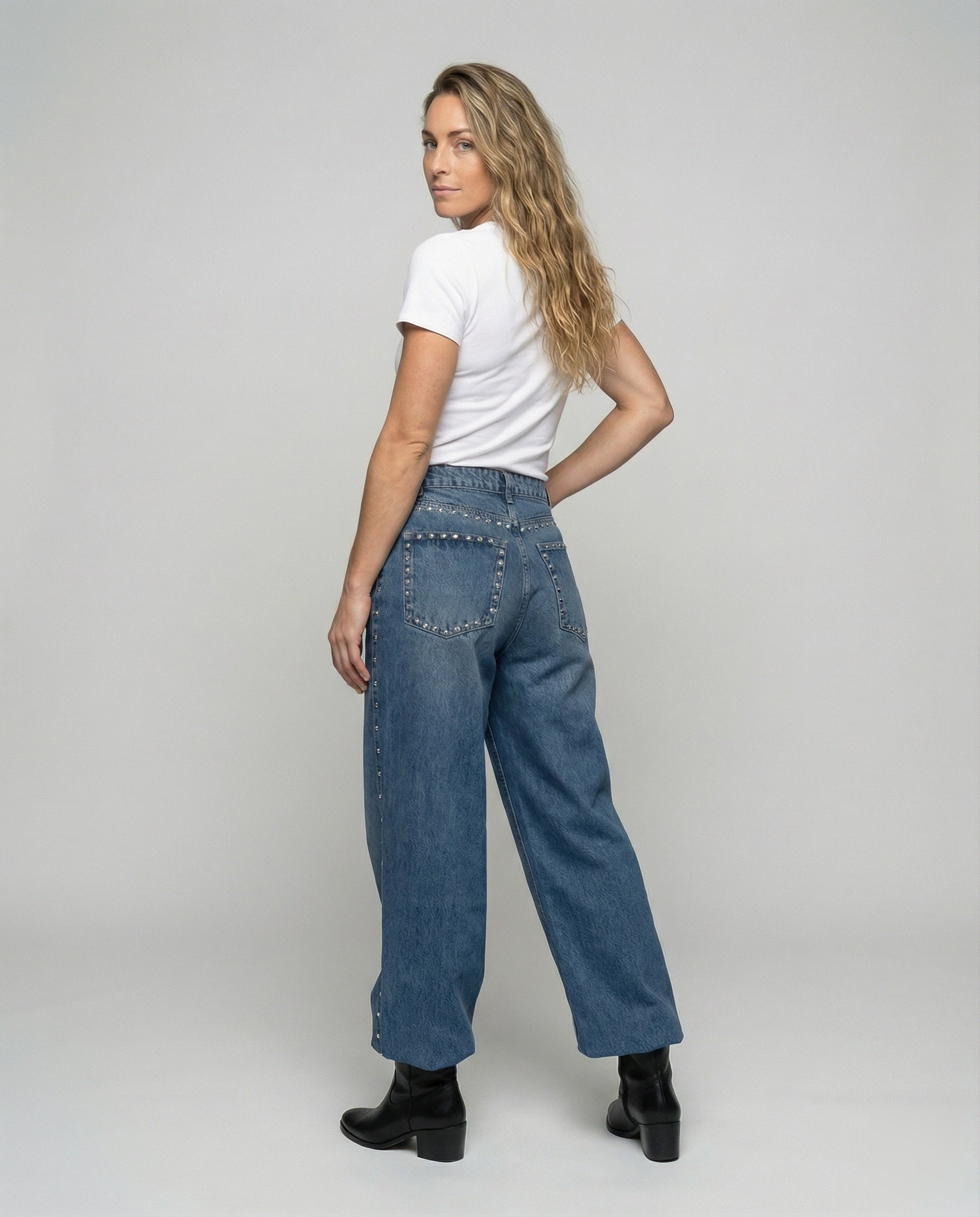 Studded Wide-Leg Jeans - Nova